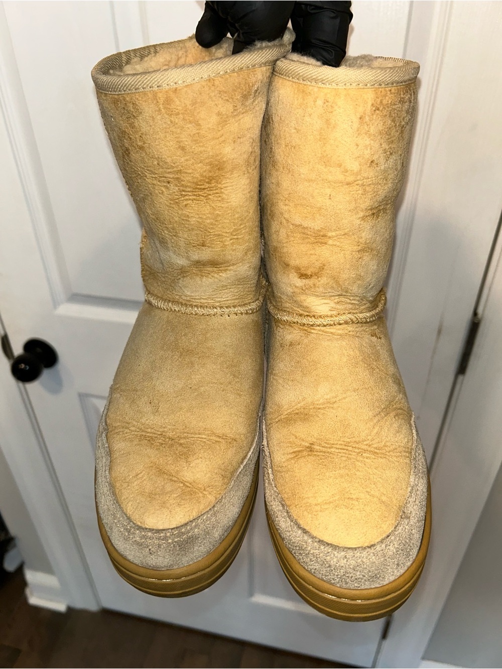UGG Ultra Short Boots Tan Size L7 — Pure Wool Lining